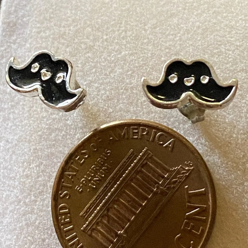 🎉Silver Mustache Shaped Earrings Fun and Quirky Studs - Picture 2 of 4